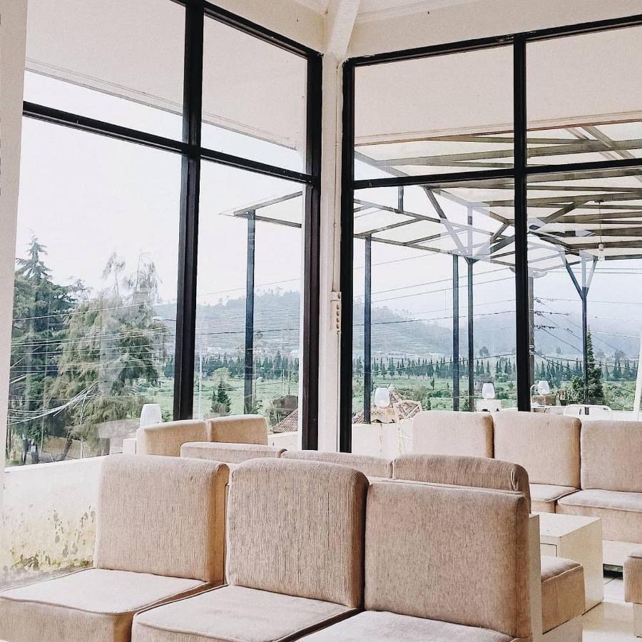 Tani Jiwo Hostel Diyeng Экстерьер фото